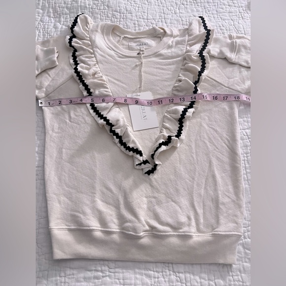 NWT THE GREAT The Shrunken Ruffle Sweatshirt in Washed White - Picture 10 of 16